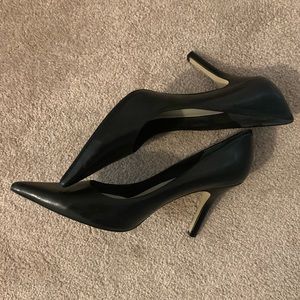 Nine West Pointy Toed Pump